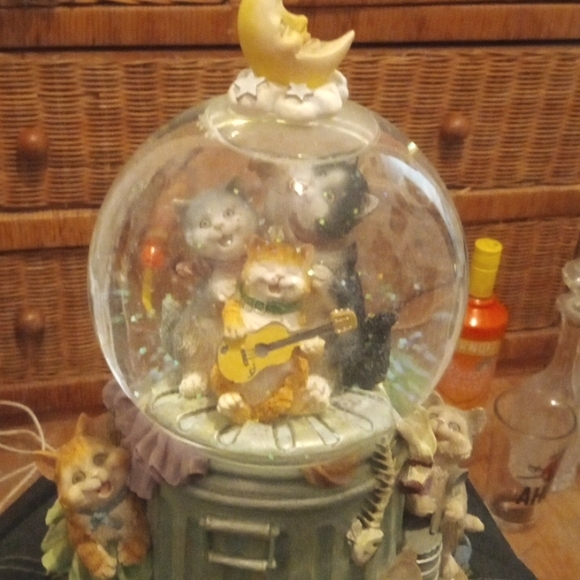 Musical snow globe - Picture 2 of 2